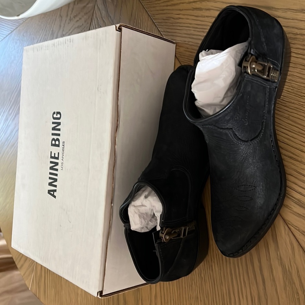 Anine Bing “Lou” ankle boots in black size 38.